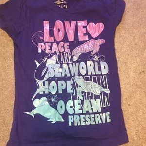 Sea world t-shirt